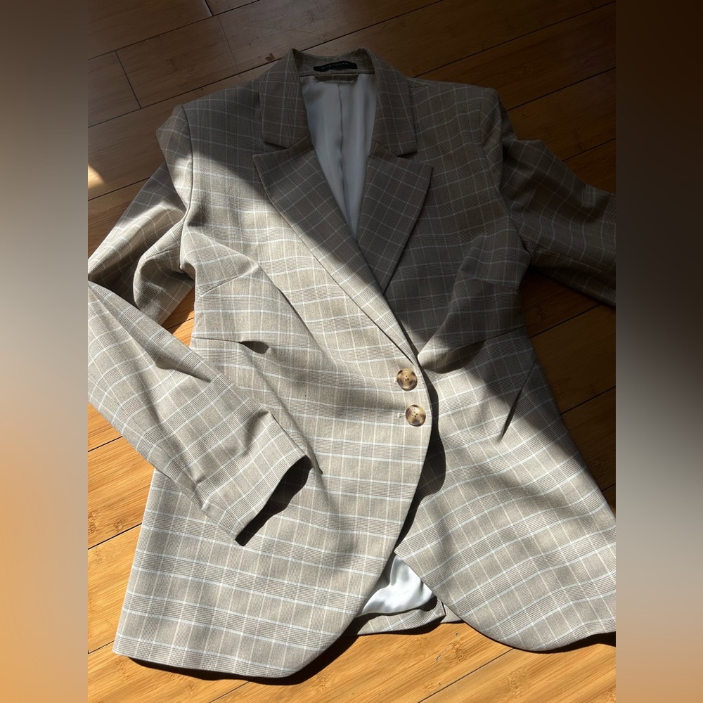 Elie Tahari Jacket / Blazer